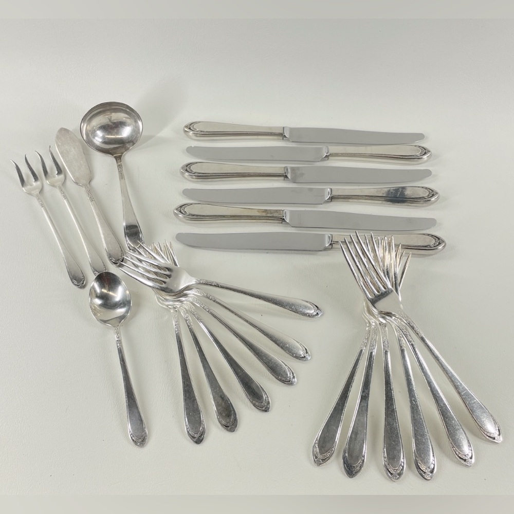 Vintage 1847 Rogers Bros IS Silverplate Flatware “Lovelace” Pattern | Mixed Lot